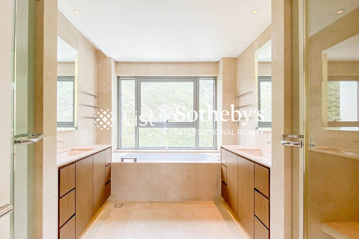The Repulse Bay 影灣園 | Master Bathroom