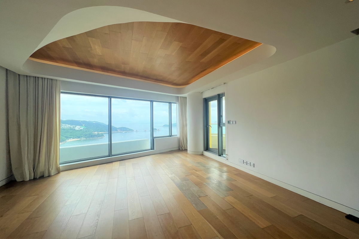 The Repulse Bay 影湾园 | Living and Dining Room