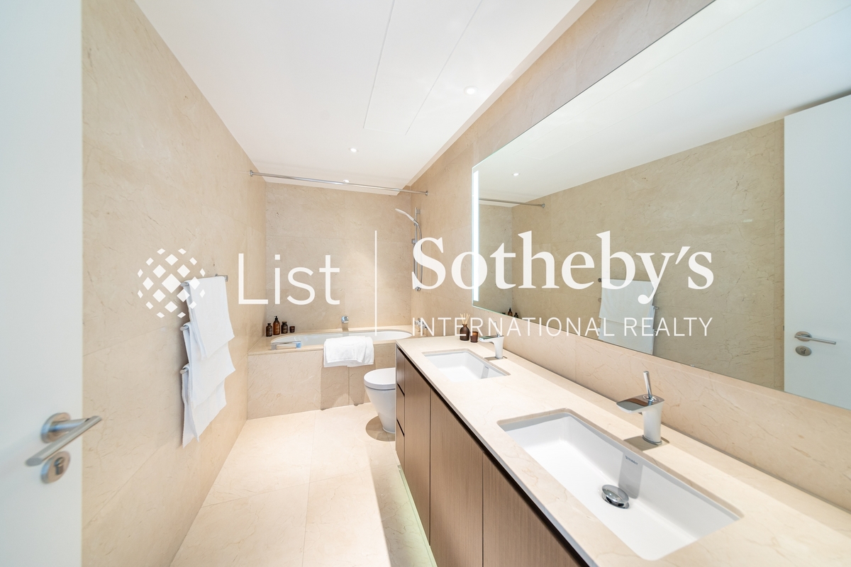 The Repulse Bay 影灣園 | Guest Bathroom