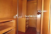 The Repulse Bay 影灣園 | Walk-in Closet in Master Bedroom