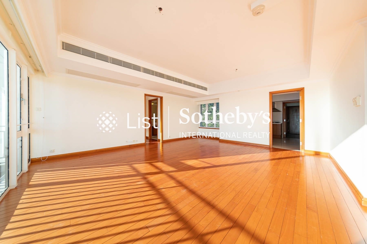 The Repulse Bay 影灣園 | Living and Dining Room