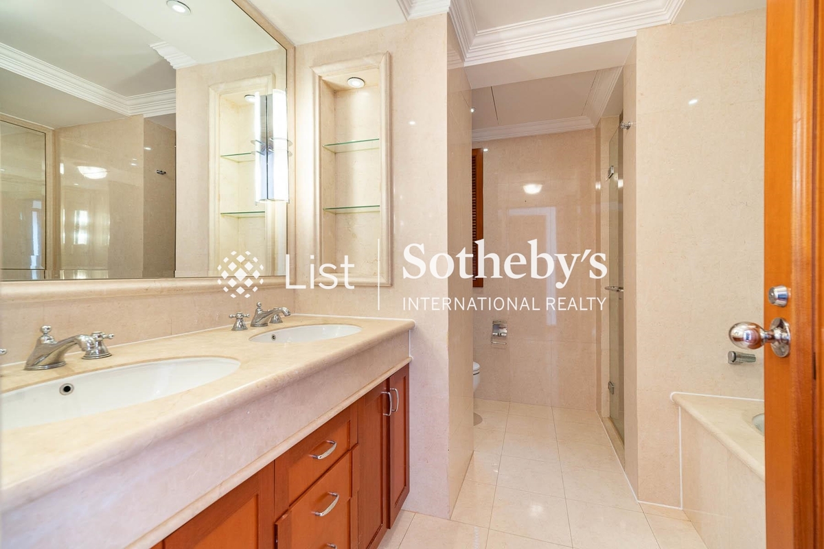 The Repulse Bay 影灣園 | Master Bathroom