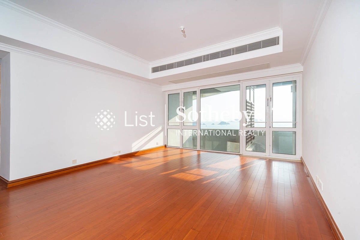 The Repulse Bay 影灣園 | Living and Dining Room