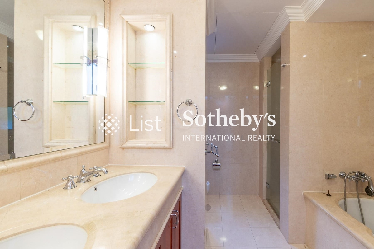 The Repulse Bay 影灣園 | Master Bathroom