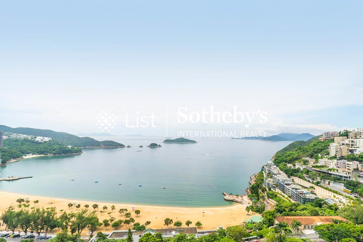 The Repulse Bay 影湾园 | View from Living and Dining Room