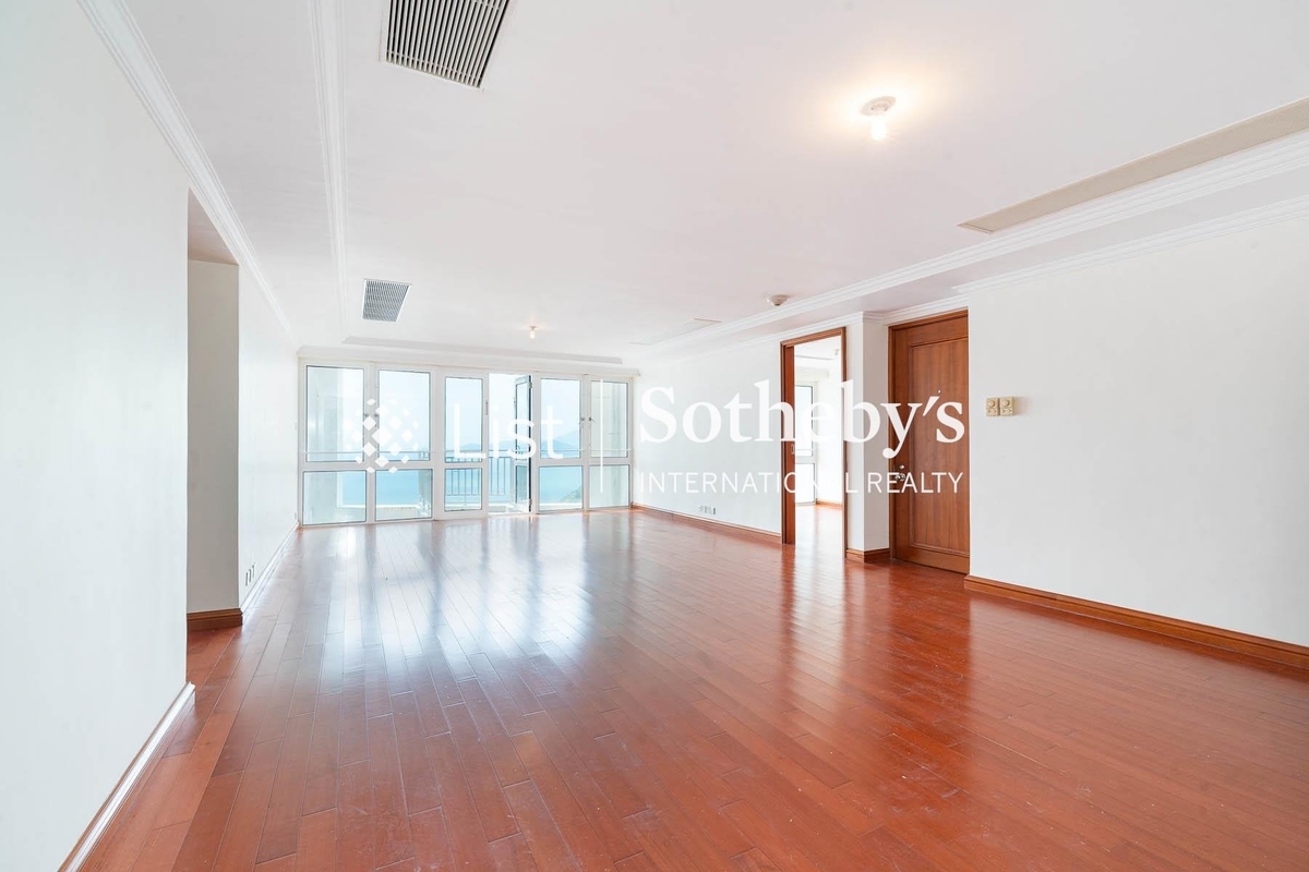 The Repulse Bay 影灣園 | Living and Dining Room