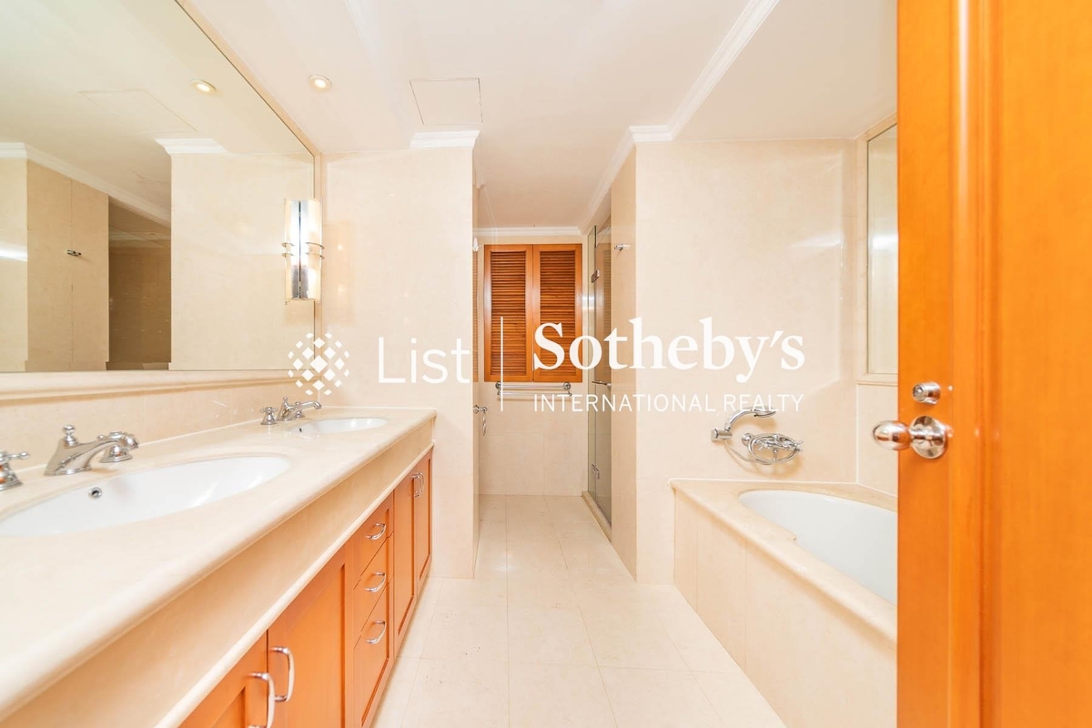 The Repulse Bay 影湾园 | Master Bathroom