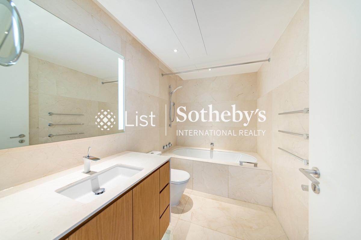 The Repulse Bay 影湾园 | Guest Bathroom