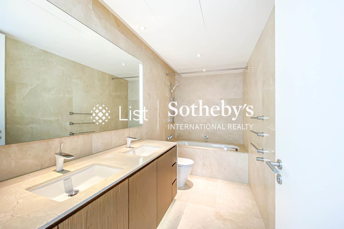 The Repulse Bay 影灣園 | Guest Bathroom