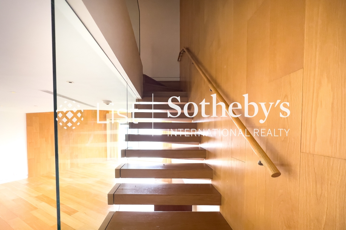 The Repulse Bay 影灣園 | Internal Staircase