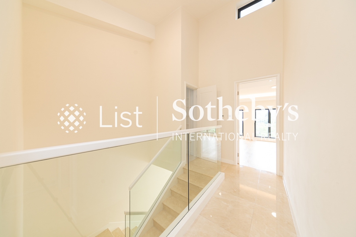 Strawberry Hill 紅梅閣 | Internal Staircase