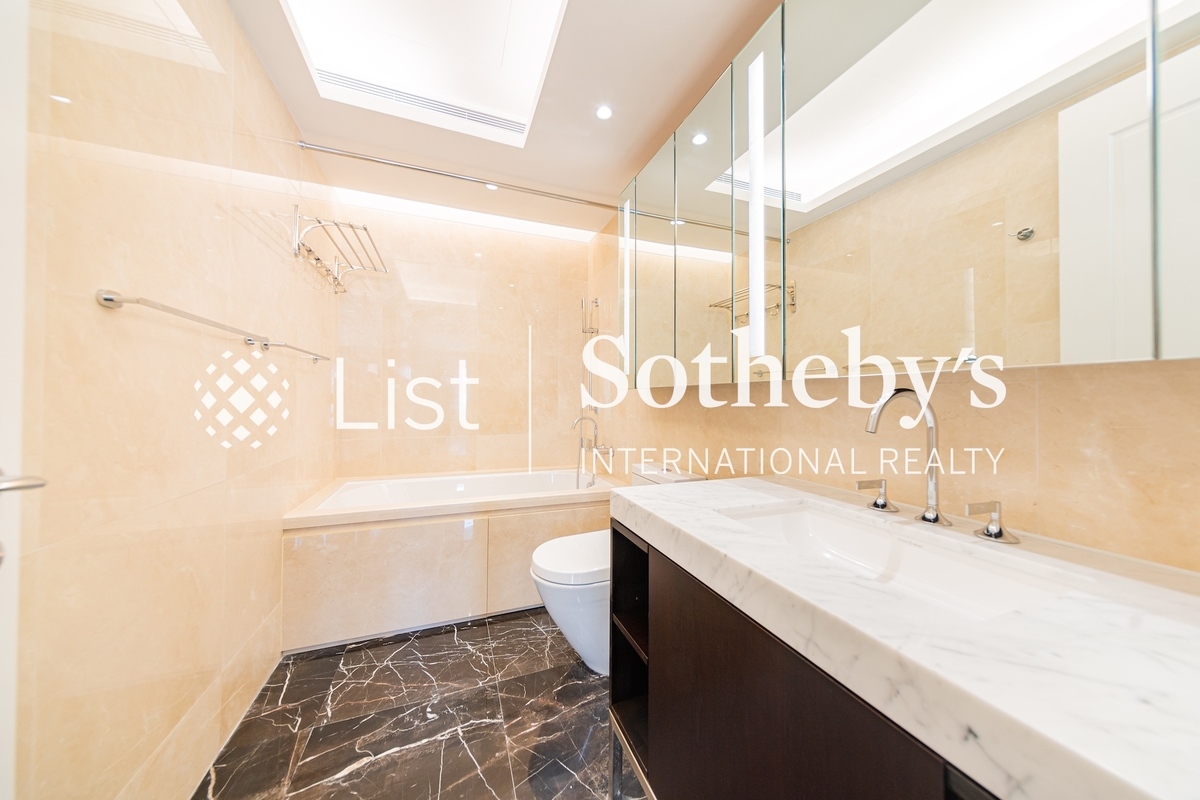 Strawberry Hill 紅梅閣 | Guest Bathroom