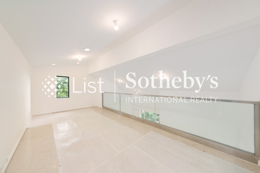 Strawberry Hill 紅梅閣 | 