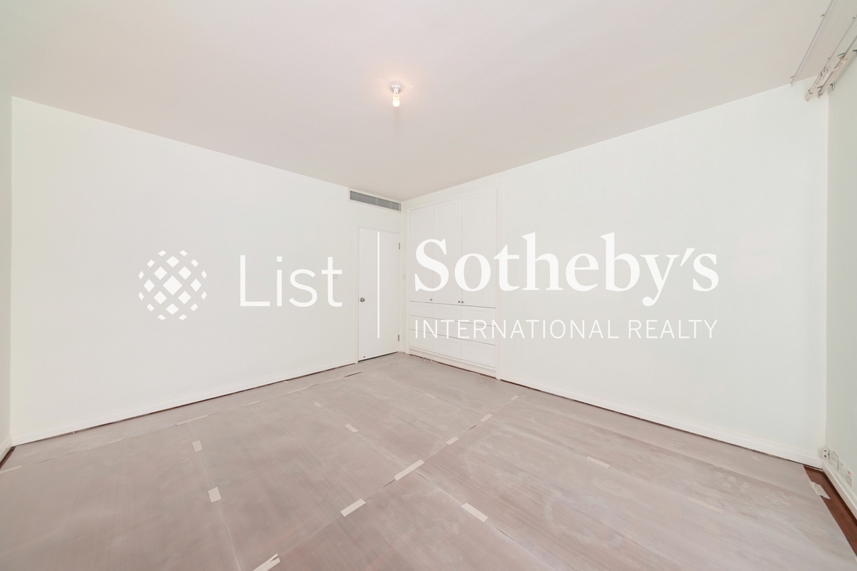 Strawberry Hill 紅梅閣 | Third Bedroom