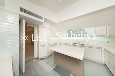 Strawberry Hill 紅梅閣 | 