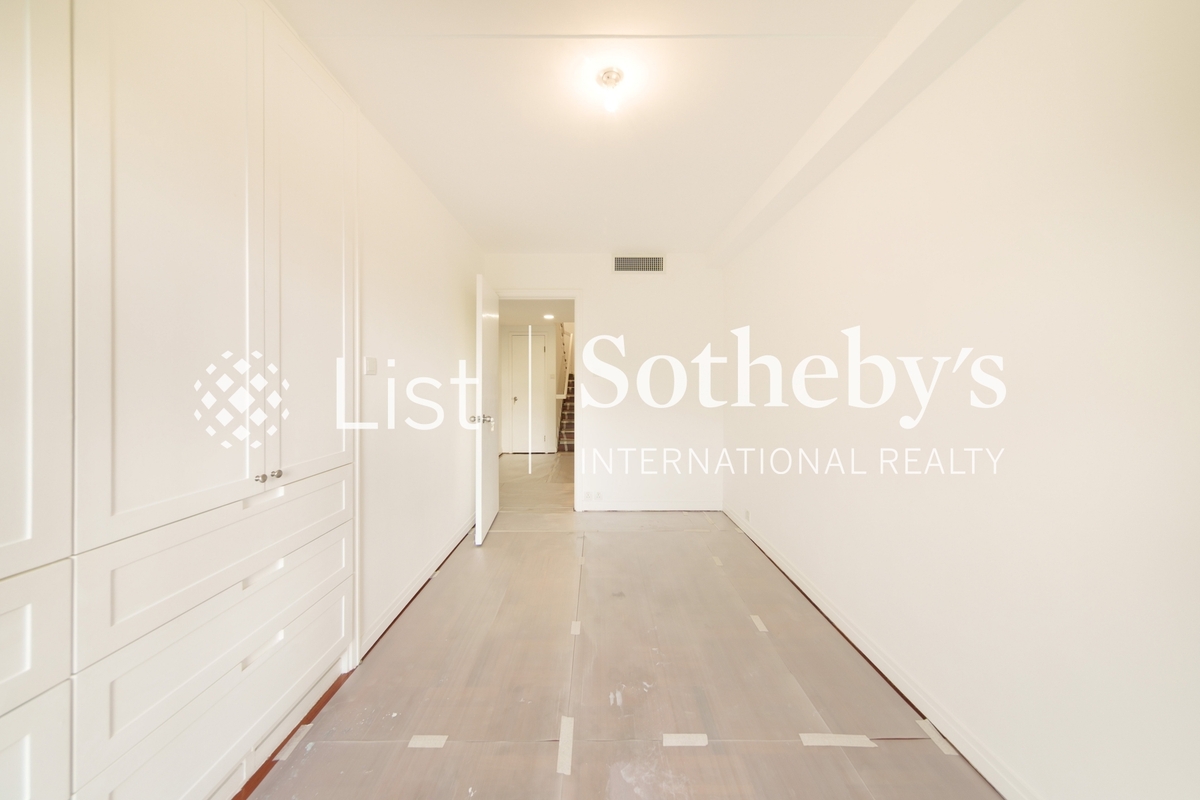 Strawberry Hill 紅梅閣 | Fourth Bedroom