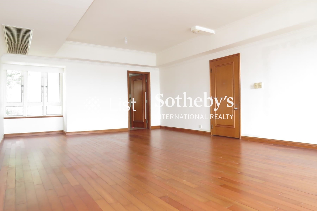 The Repulse Bay 影灣園 | Living and Dining Room