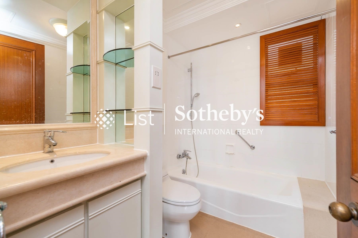 The Repulse Bay 影灣園 | Guest Bathroom