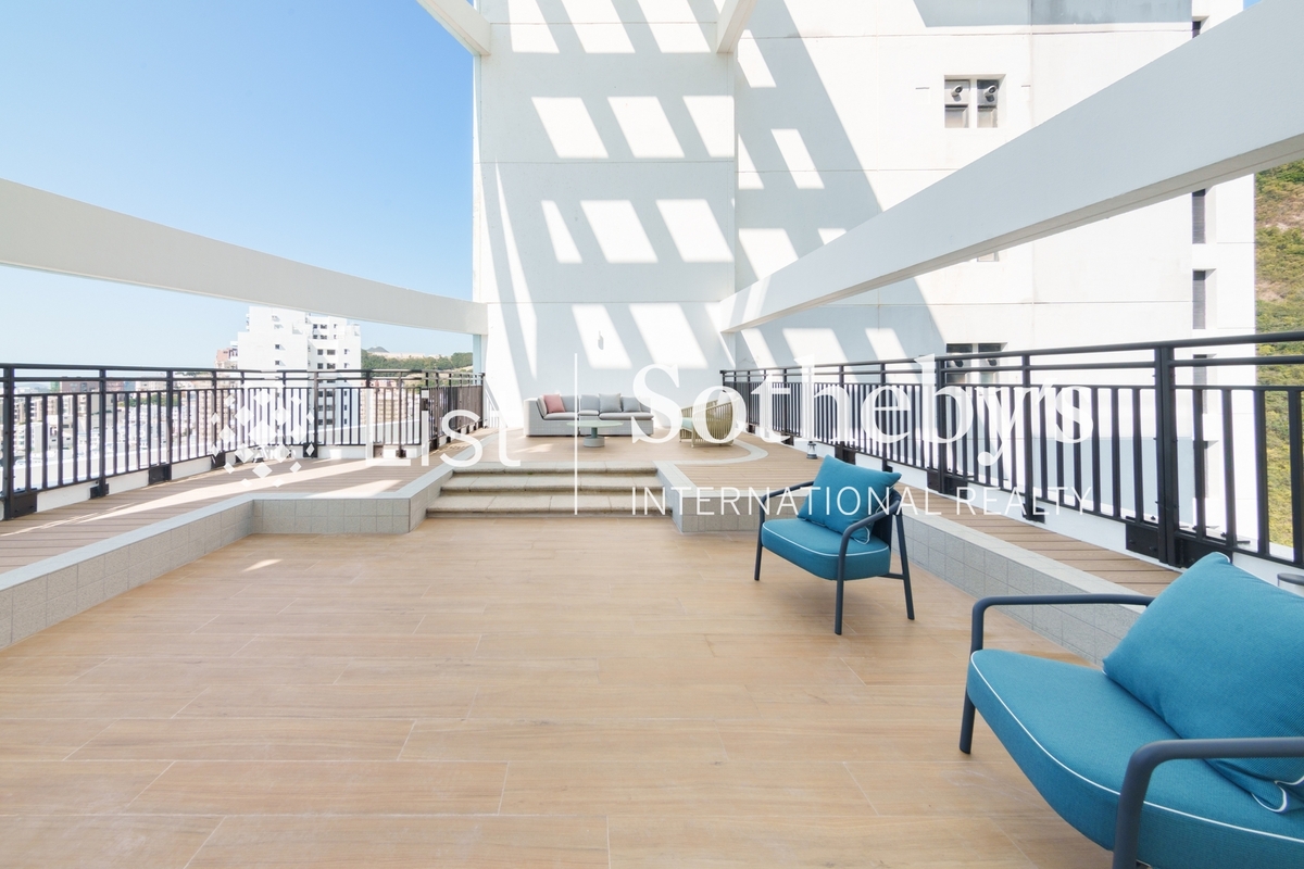 The Repulse Bay 影灣園 | Private Terrace off Dining Room