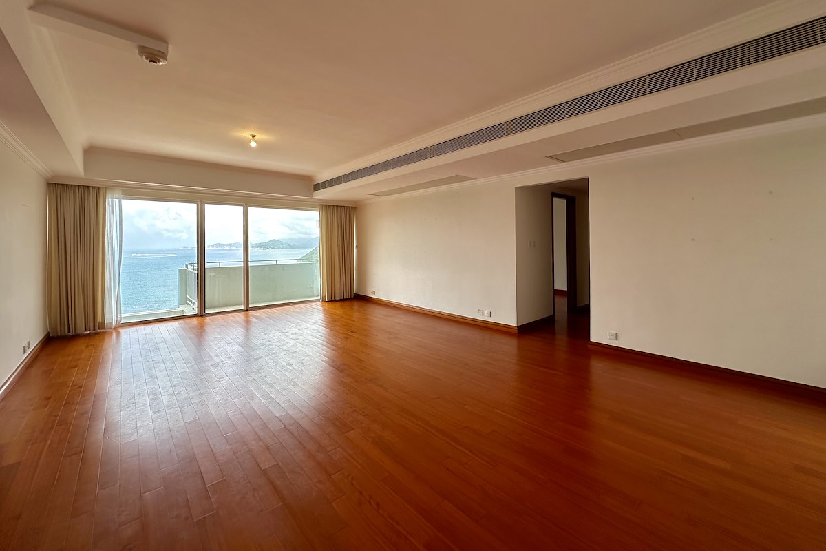 The Repulse Bay 影灣園 | Living and Dining Room