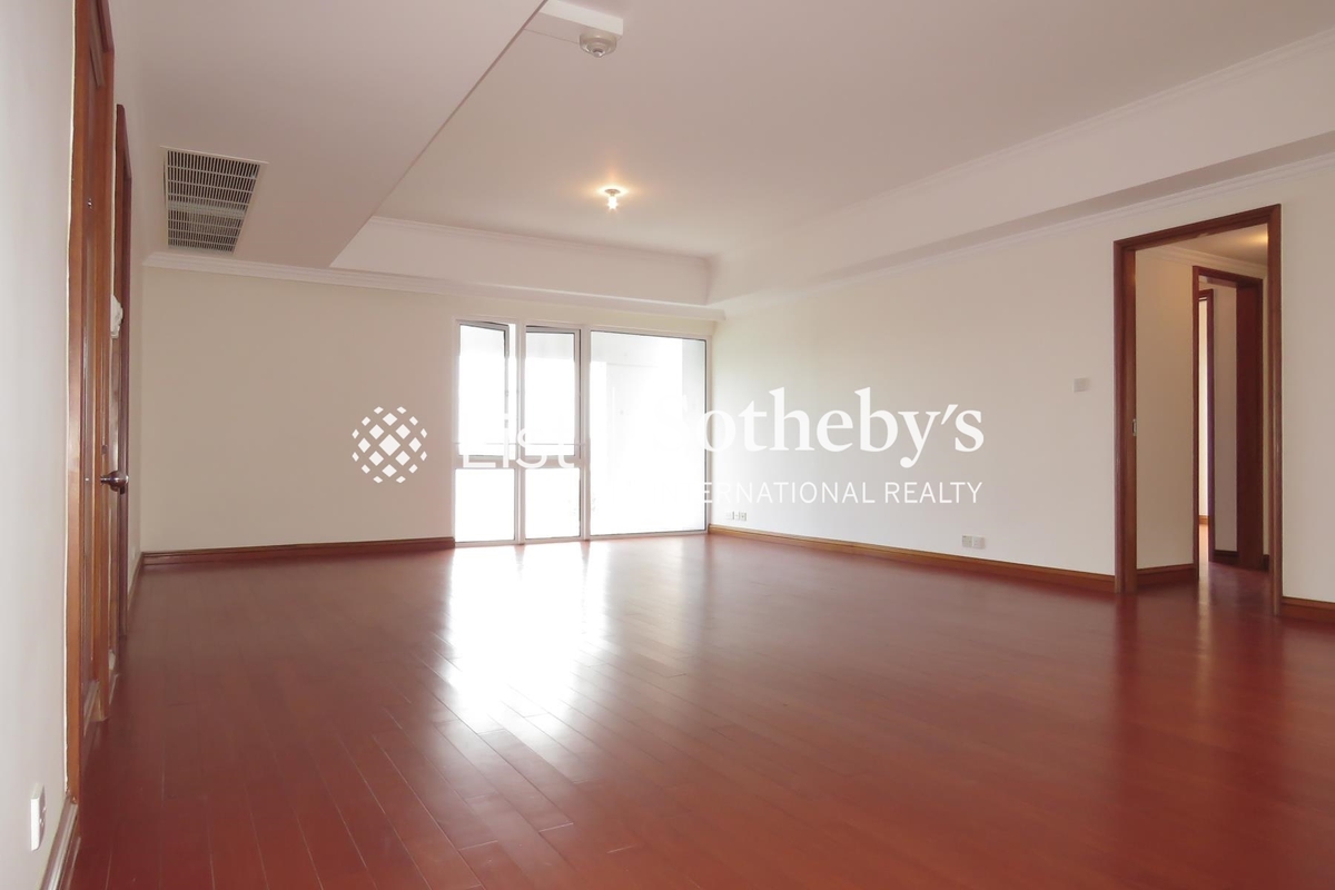 The Repulse Bay 影灣園 | Living and Dining Room