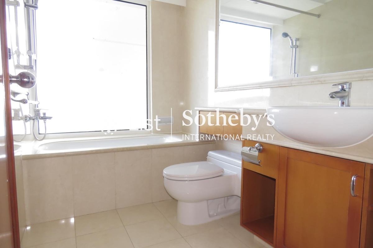 The Repulse Bay 影灣園 | Second En-suite Bathroom