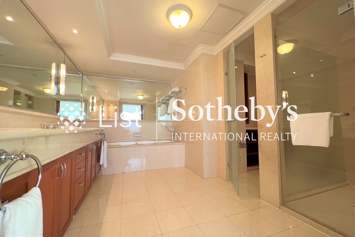 The Repulse Bay 影灣園 | Master Bathroom