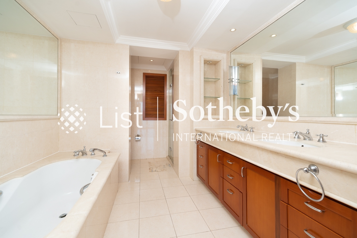 The Repulse Bay 影湾园 | Master Bathroom
