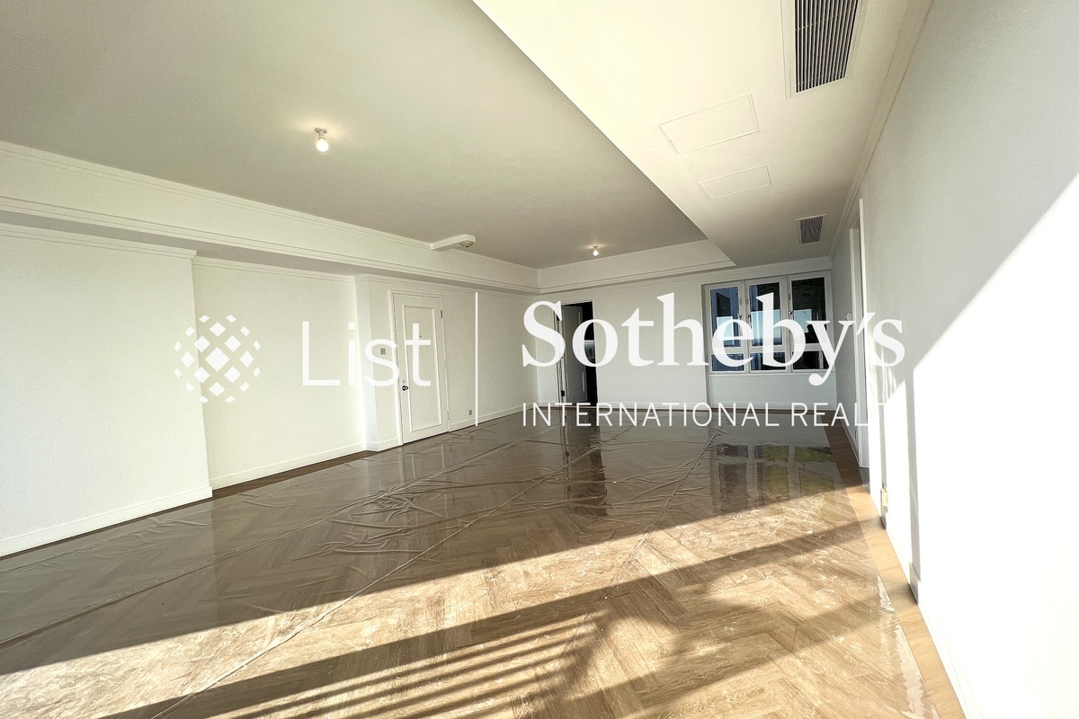 The Repulse Bay 影灣園 | Living and Dining Room