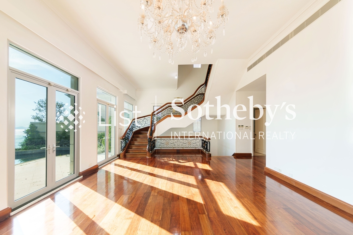 No. 110 Repulse Bay Road 淺水灣道110號 | Living and Dining Room