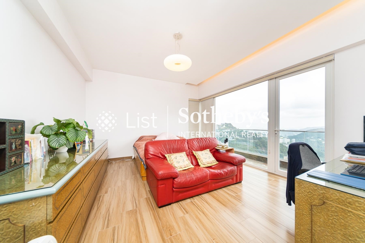 Sunshine Villa 陽光花園 | Master Bedroom