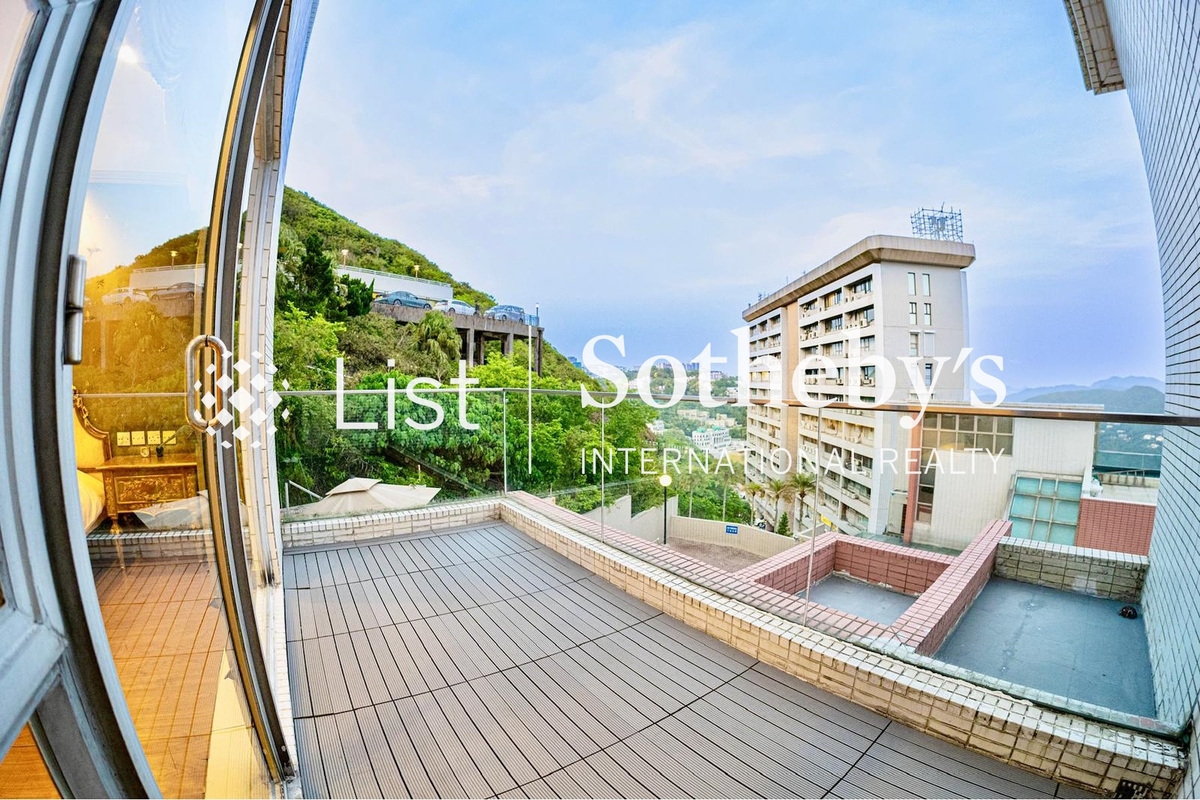 Sunshine Villa 阳光花园 | Balcony off Living Room