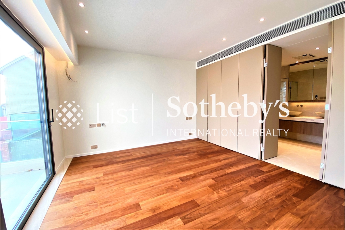 Sunshine Villa 陽光花園 | Master Bedroom