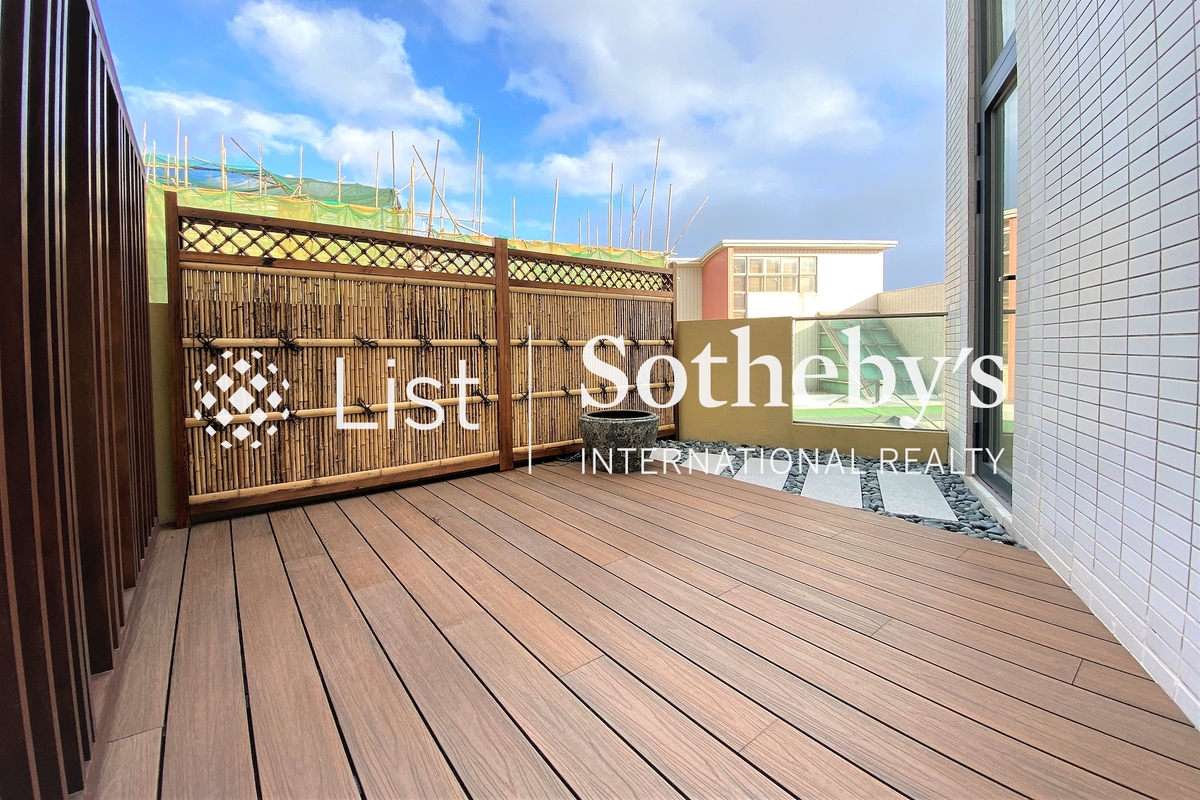 Sunshine Villa 陽光花園 | Private Terrace off Living Room