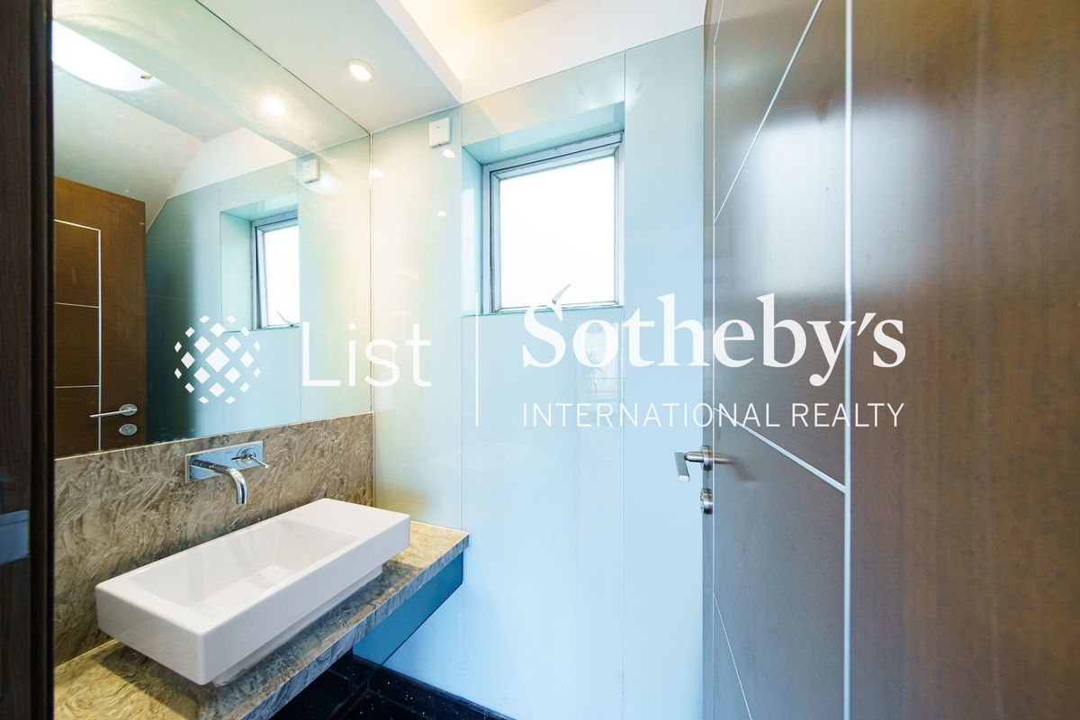 Sunshine Villa 陽光花園 | Guest Powder Room