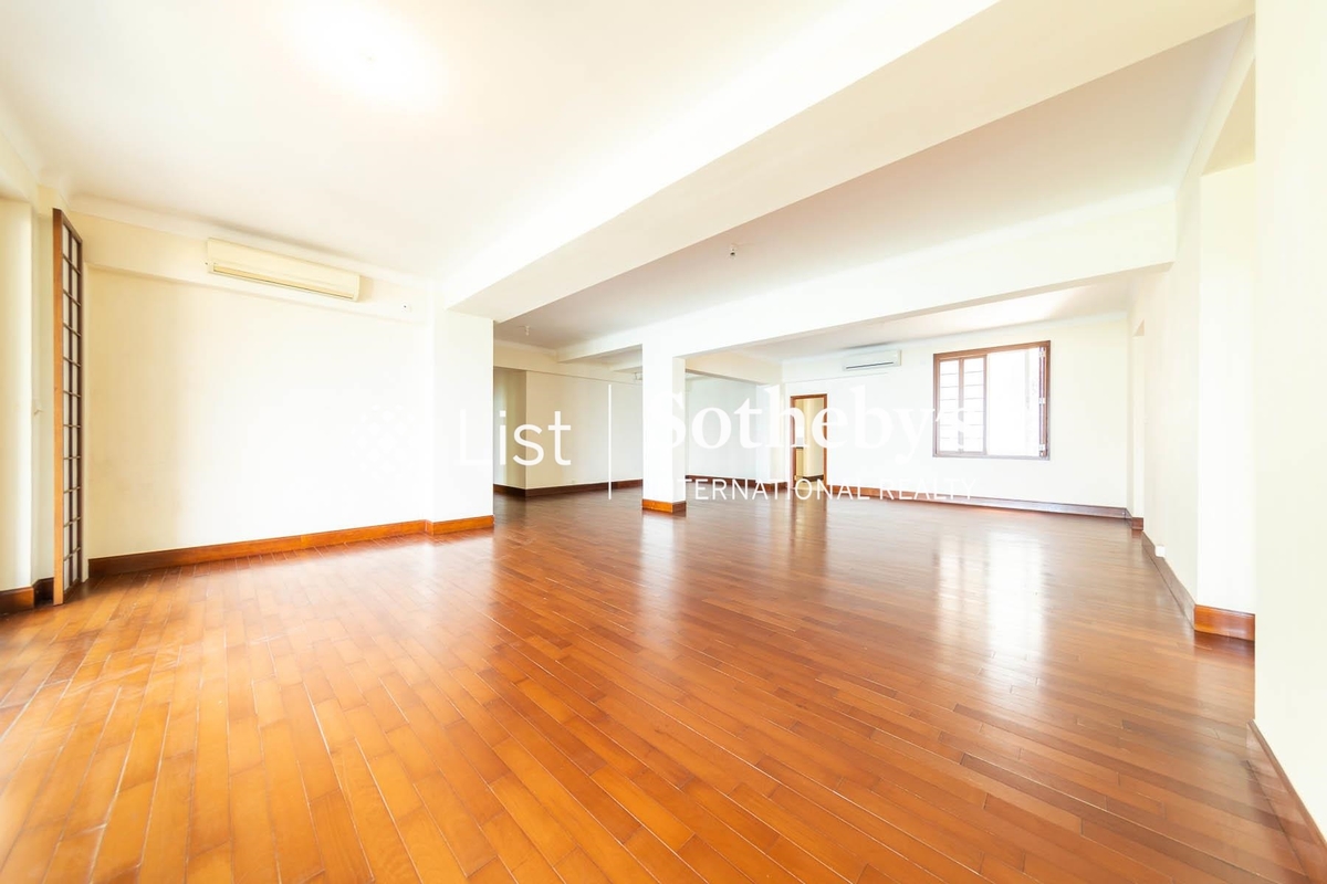 Repulse Bay Mansions 淺水灣大廈 | Living and Dining Room