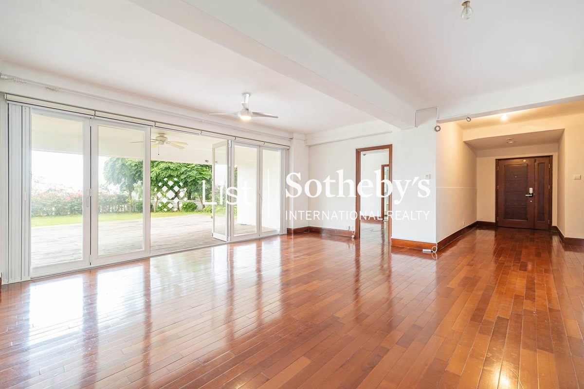 Repulse Bay Mansions 淺水灣大廈 | Living and Dining Room