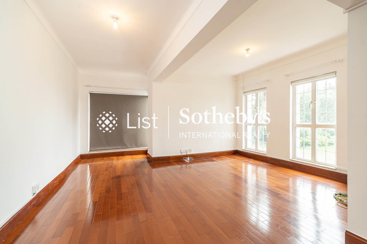 Repulse Bay Mansions 淺水灣大廈 | Living and Dining Room