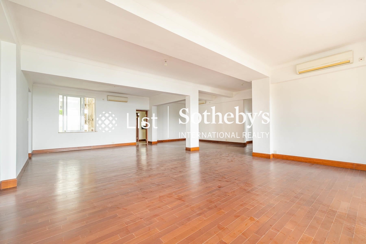 Repulse Bay Mansions 淺水灣大廈 | Living and Dining Room