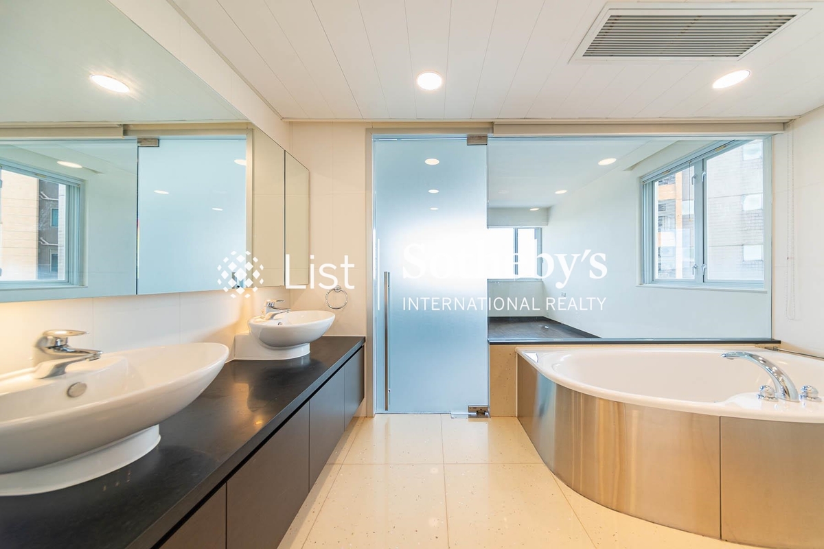 Repulse Bay Towers 保華大廈 | Master Bathroom