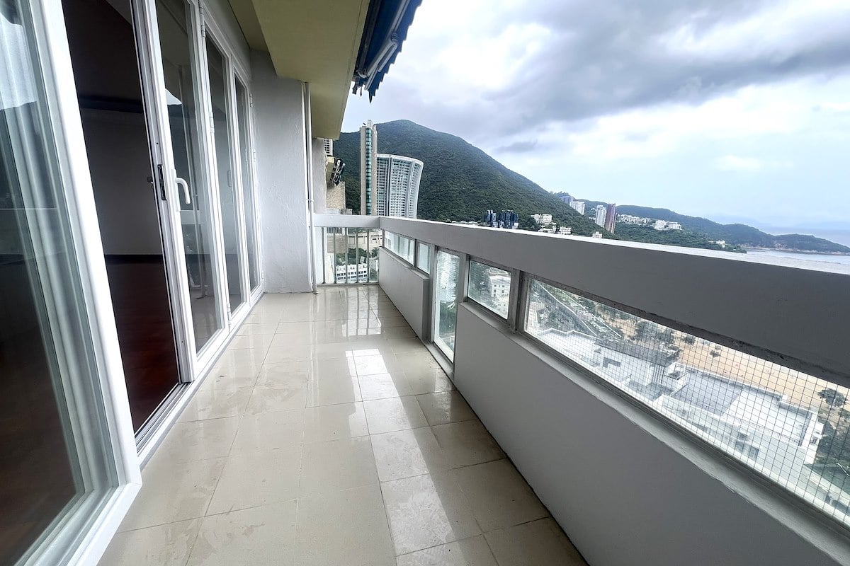 Repulse Bay Towers 保華大廈 | Balcony off Living Room
