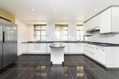 Repulse Bay Towers 保華大廈 | Kitchen
