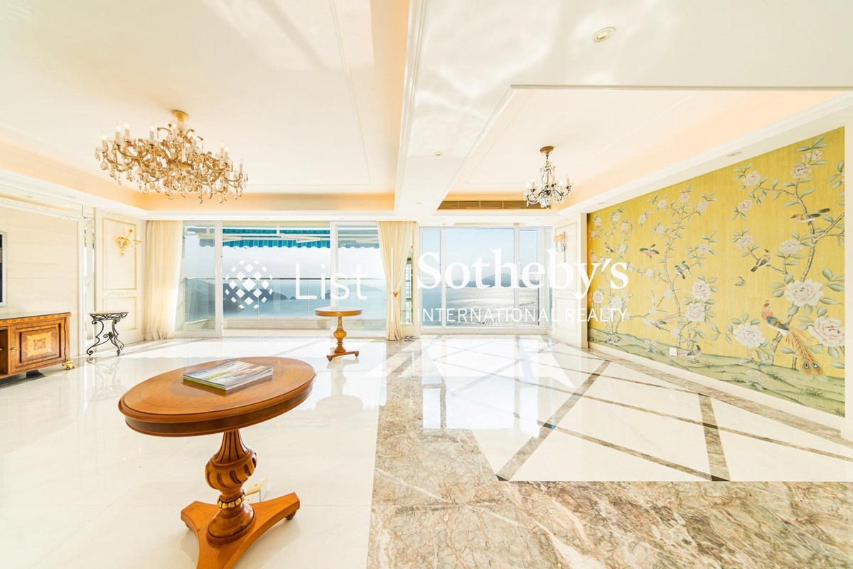 Repulse Bay Towers 保華大廈 | Living and Dining Room