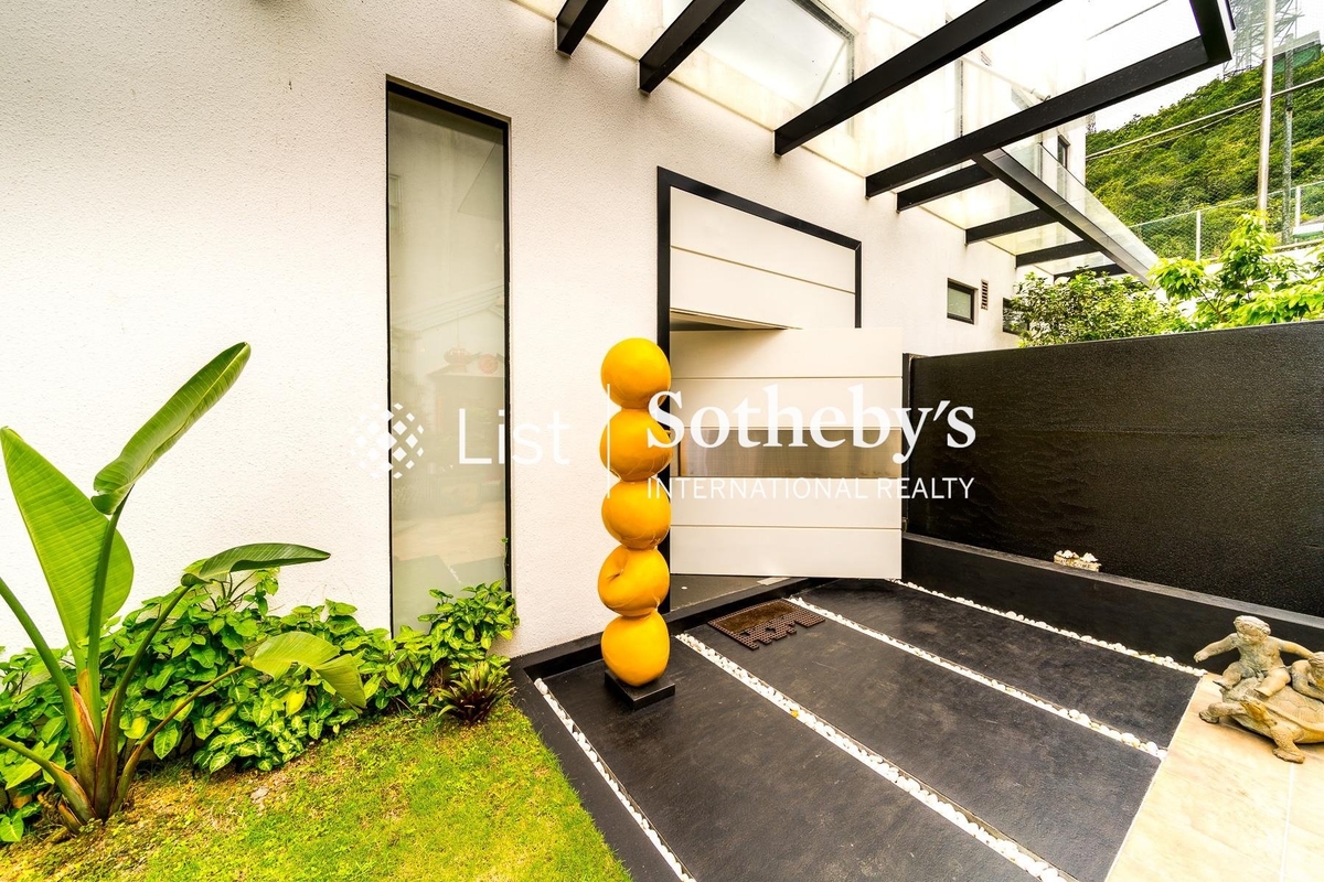 Overthorpe 豐林閣 | Entrance and Private Garden