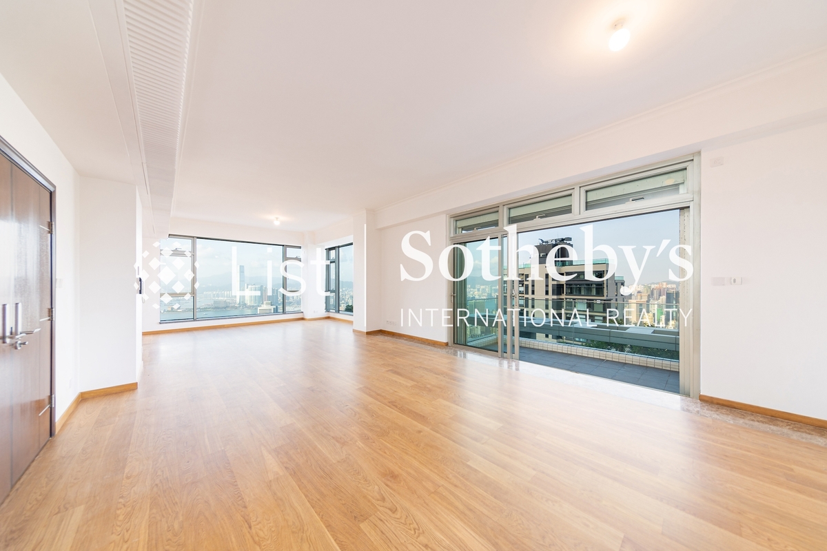 Interocean Court 山顶道26号 | Living and Dining Room