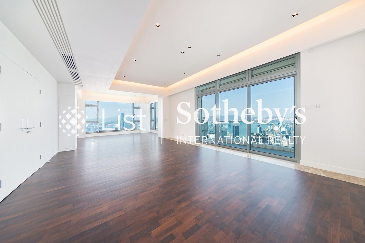 Interocean Court 山顶道26号 | Living and Dining Room