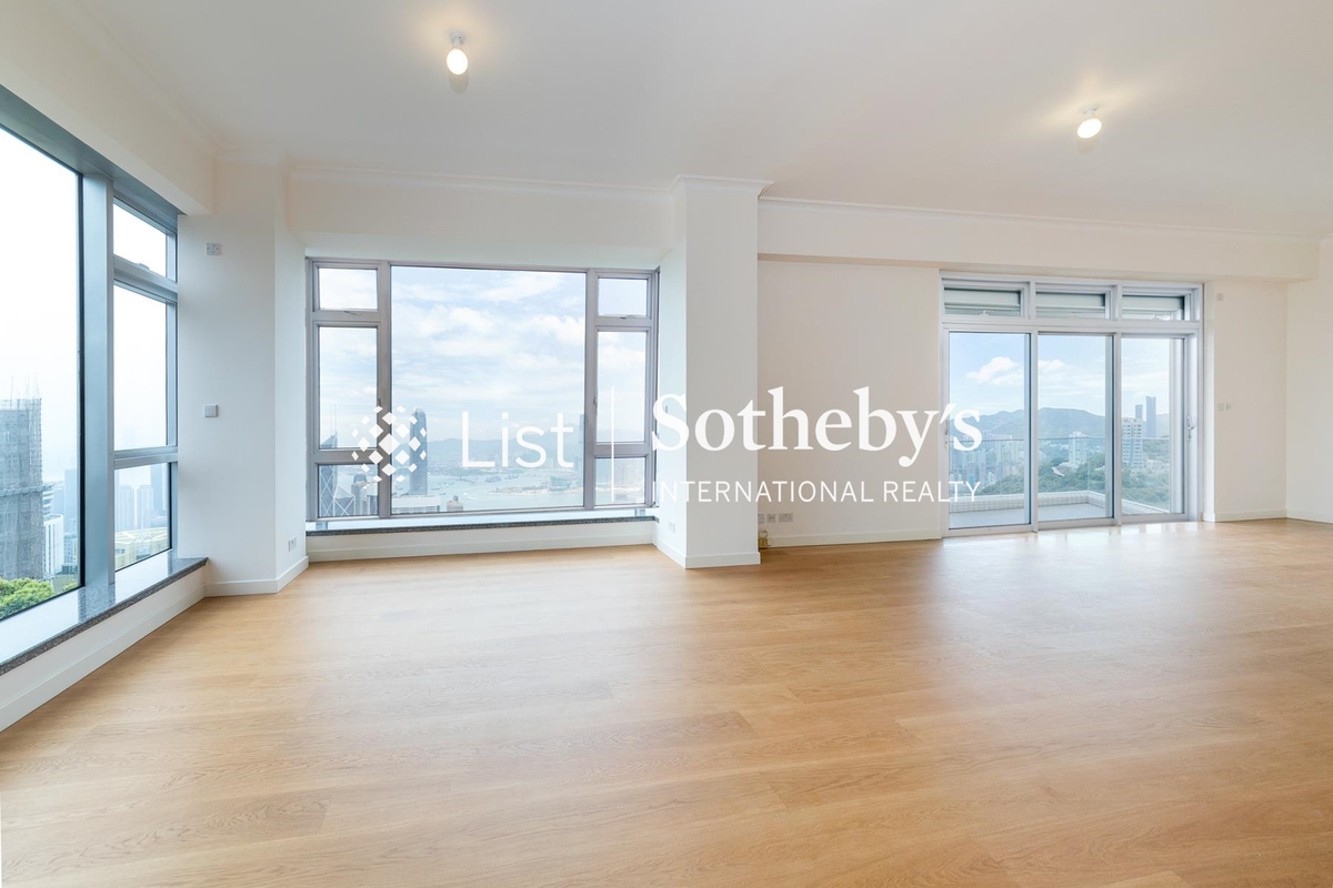 Interocean Court 山顶道26号 | Living and Dining Room