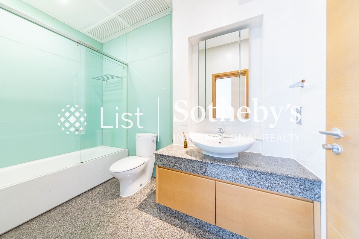 Interocean Court 山頂道26號 | Guest Bathroom