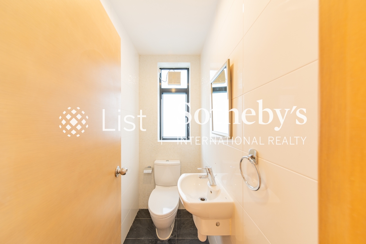 Leon Court 利安閣 | Guest Powder Room