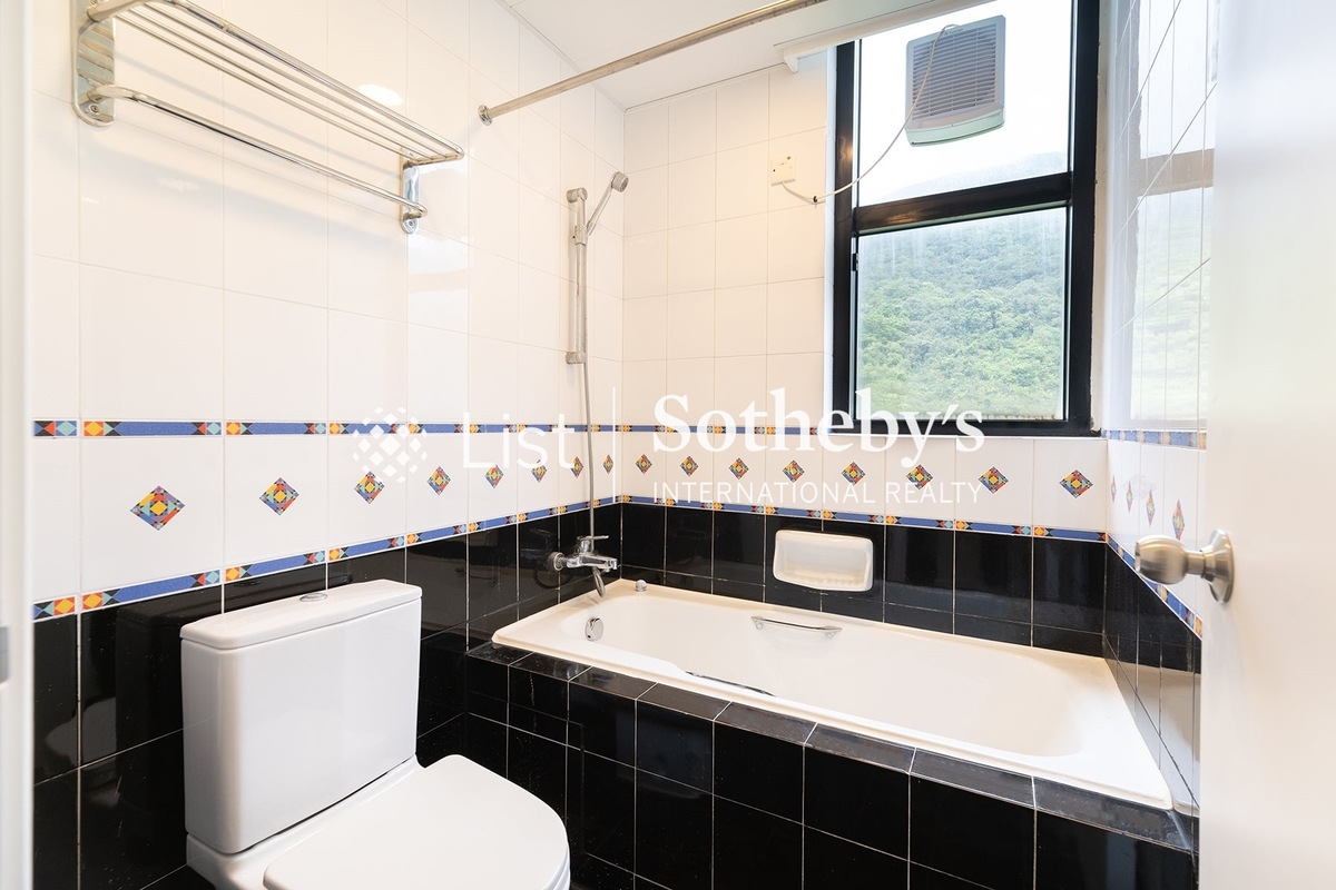 Helene Tower 喜蓮苑 | Guest Bathroom